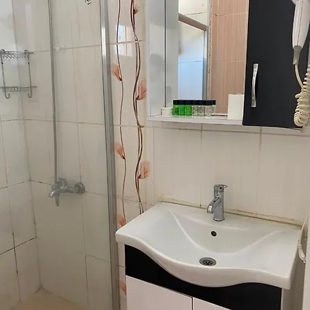 Apartahotel Avsin 3*