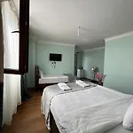 Avsin Apartahotel