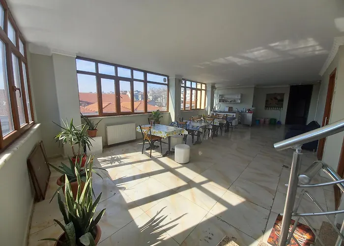 Avsin מלון דירות 2*