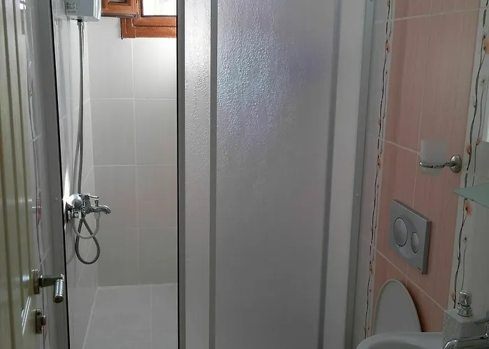 Avsin מלון דירות 2*